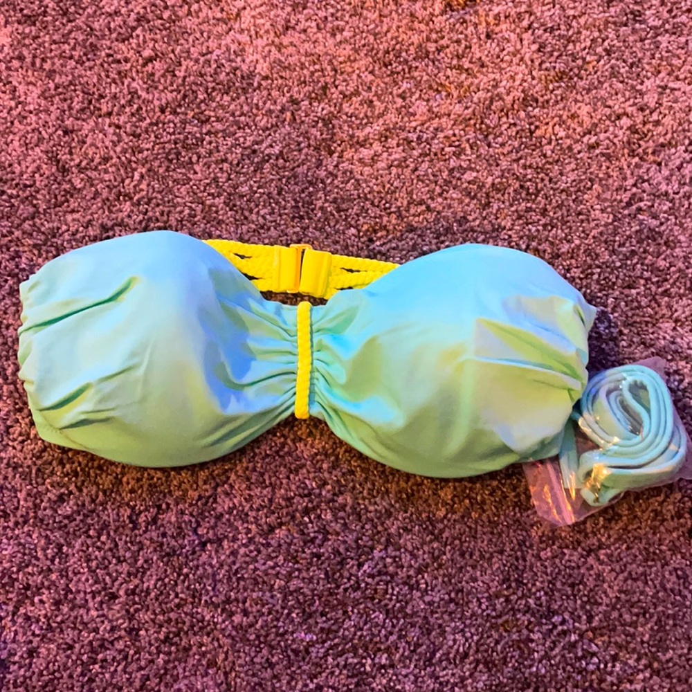 NWOT VS Bathing Suit Top 36C